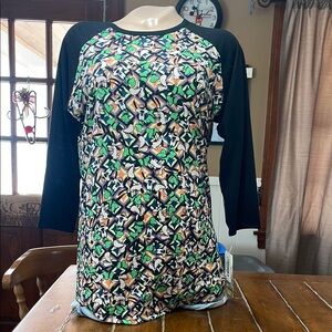 Disney LuLaRoe Women's Long Sleeve Tee - goofy Pattern - size Med Randy